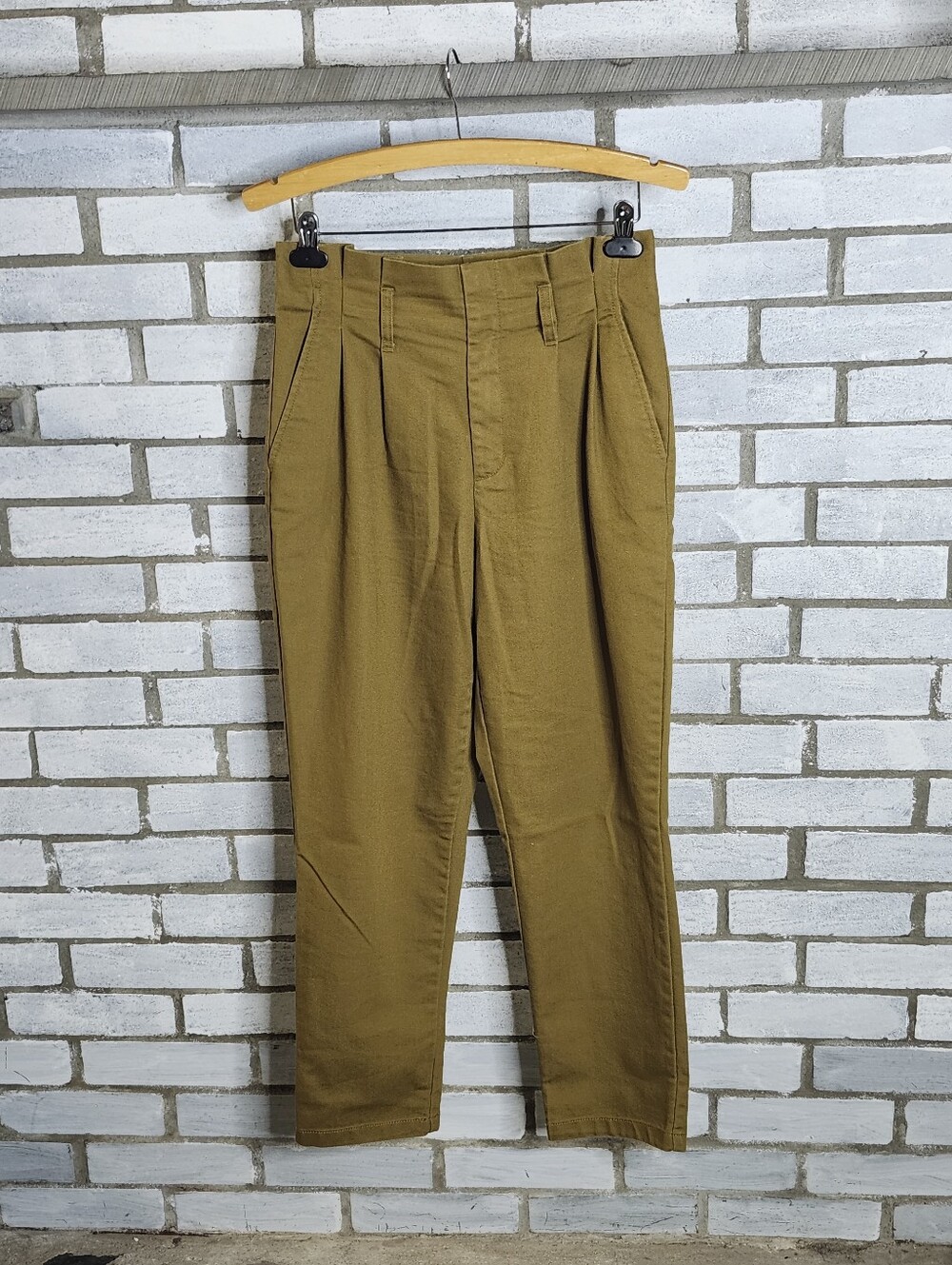 • A New Day High Rise Paperbag Cropped Ankle Pants Women's Size 4 Olive Green